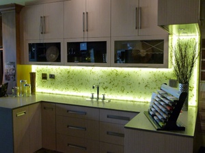 Салатовая светодиодная подсветка для кухни