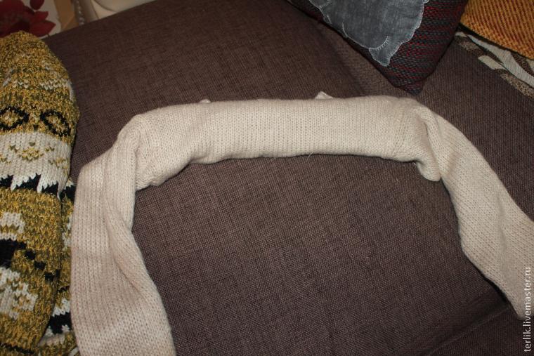 Делаем лежанку для кота, или Утилизация ненужных свитеров, фото № 5