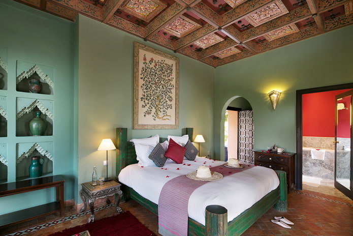 зеленая спальная комната в восточном стиле