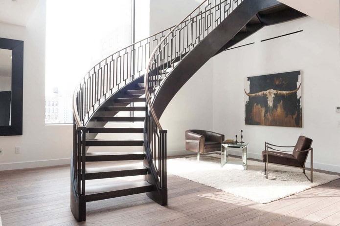 металлическая лестница в интерьере частного дома