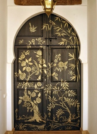 Оригинальные способы декора деревянных дверей