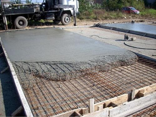 заливка фундамента бетоном