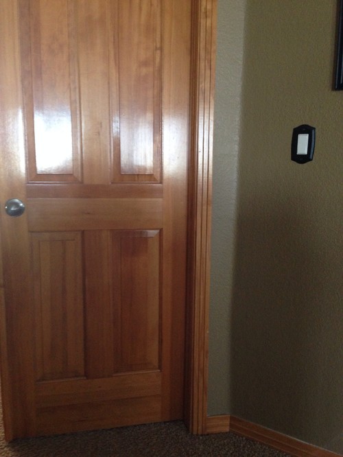 межкомнатные двери из дерева в квартире