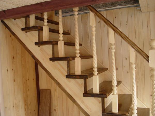 Для того чтобы правильно смастерить деревянную лестницу, следует тщательно придерживаться этапов ее изготовления 