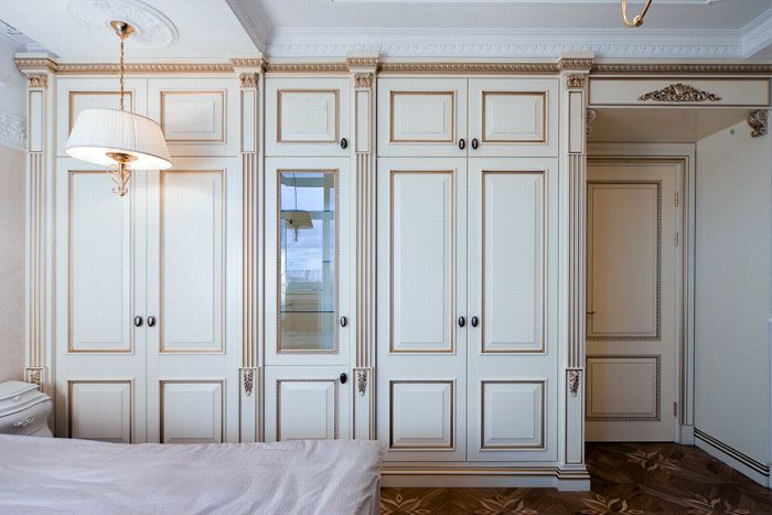 Удобные шкафы в спальню в стиле прованс предлагают многие производители