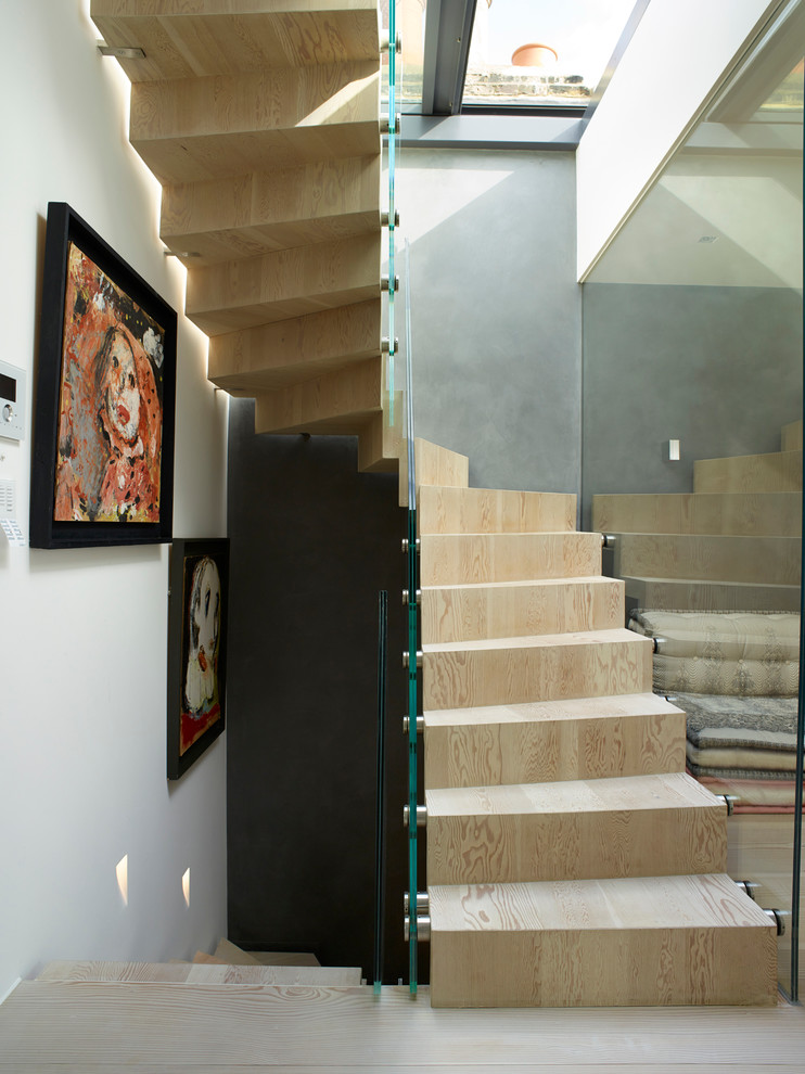Интерьер лестницы на второй этаж - Фото 10