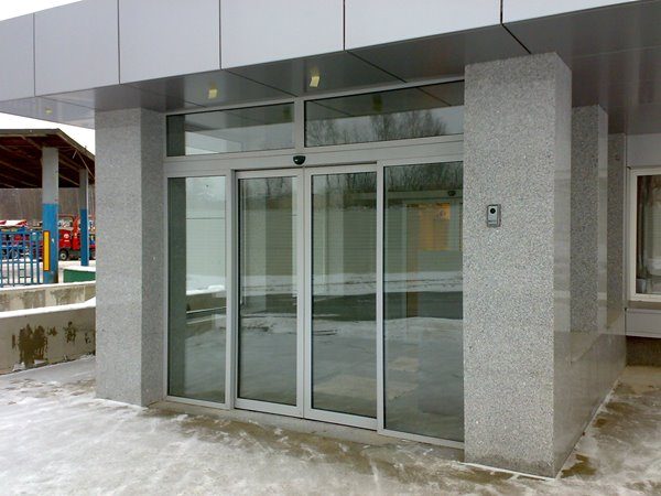 Алюминиевые автоматические двери