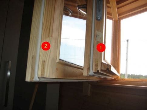простое деревянное окно