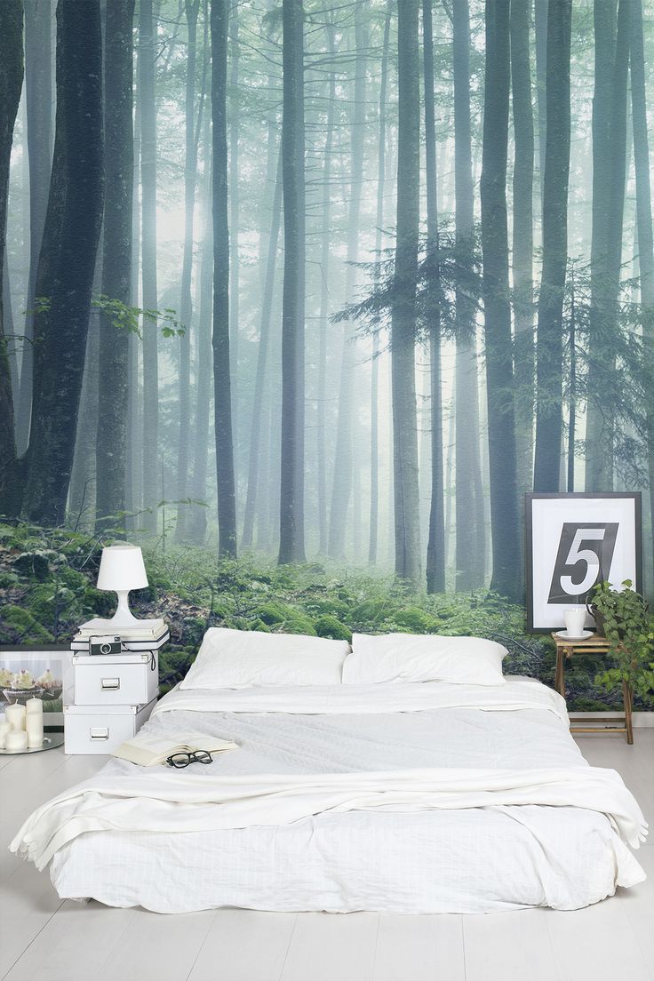 Фотообои "туман" над кроватью в интерьере спальни
