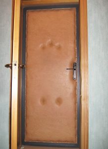Утепляем входную деревянную дверь