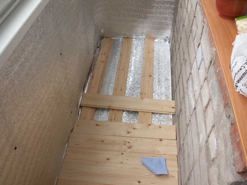 Как залить пол на балконе — пошаговая инструкция