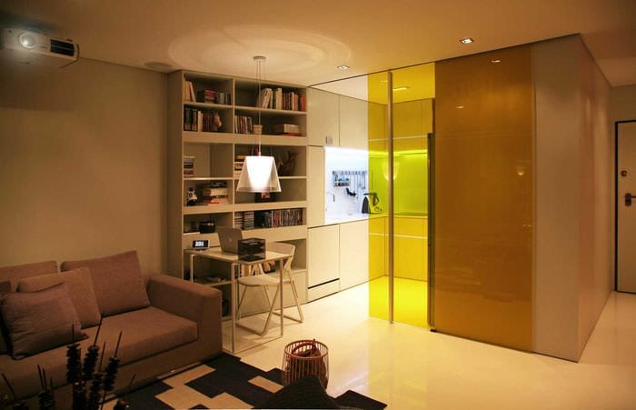 идея светлого декора маленькой комнаты в общежитии